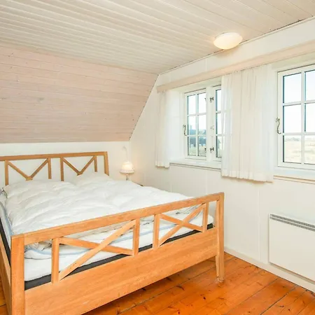 10 Person In Blåvand