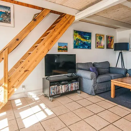10 Person In * Blåvand